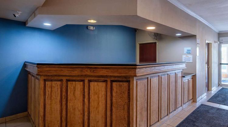 Baymont by Wyndham Kirksville Univ Area Lobby