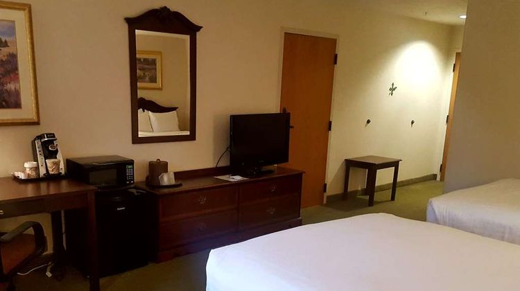 Baymont by Wyndham Belen Room