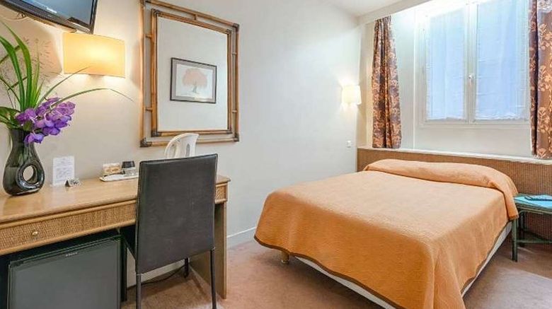 <b>Charing Cross Hotel Room</b>. Images powered by <a href="https://iceportal.shijigroup.com/" title="IcePortal" target="_blank">IcePortal</a>.