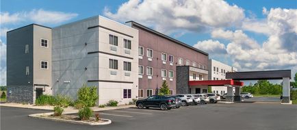 Best Western Plus Wayland Hotel Exterior