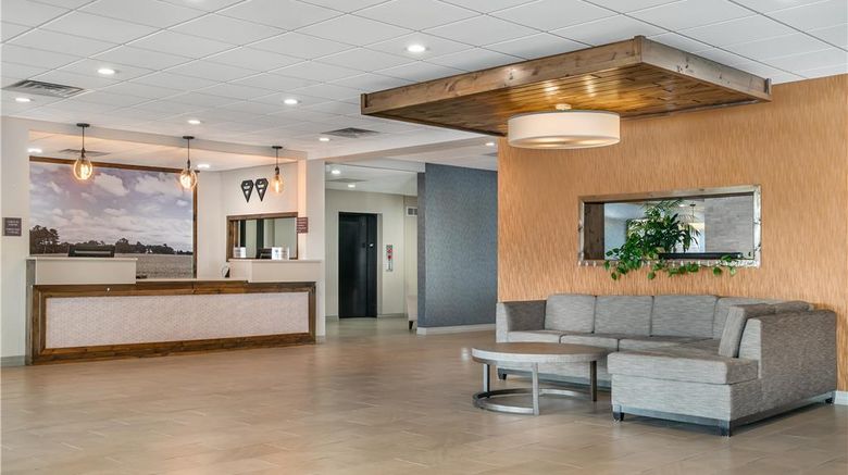 <b>Best Western Plus Wayland Hotel Lobby</b>. Images powered by <a href="https://iceportal.shijigroup.com/" title="IcePortal" target="_blank">IcePortal</a>.