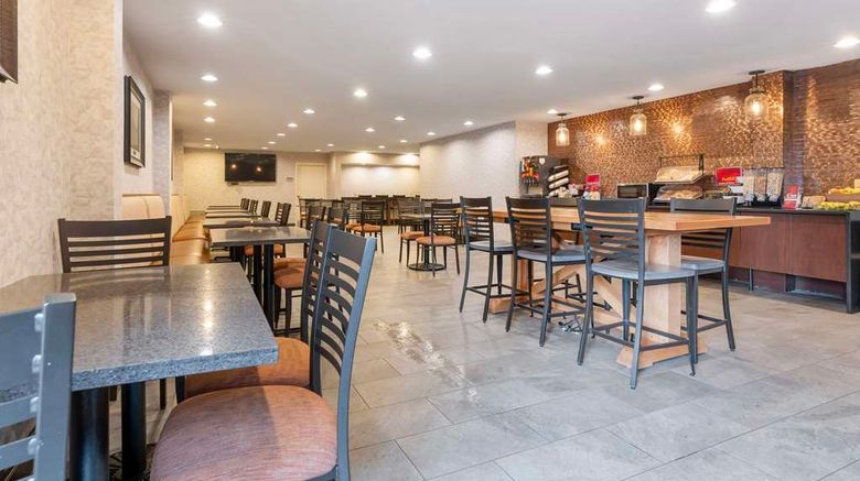 <b>Best Western Plus Bend North Restaurant</b>. Images powered by <a href="https://iceportal.shijigroup.com/" title="IcePortal" target="_blank">IcePortal</a>.