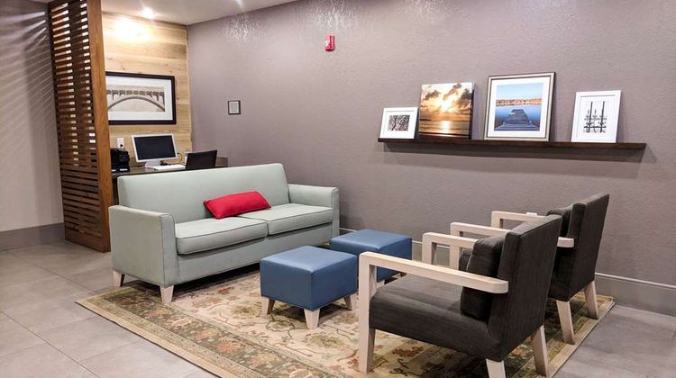 Comfort Inn & Suites Slidell Lobby