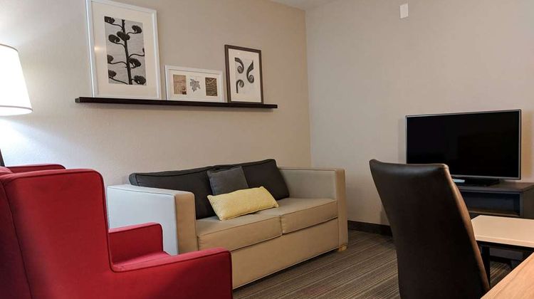 Comfort Inn & Suites Slidell Room