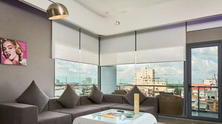 <b>Sun & Moon Urban Hotel Room</b>. Images powered by <a href="https://iceportal.shijigroup.com/" title="IcePortal" target="_blank">IcePortal</a>.
