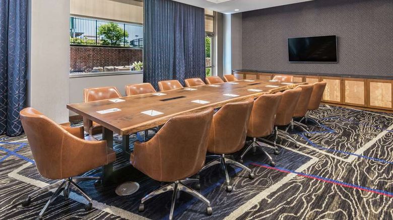 <b>Hampton Inn & Suites Fort Wayne Downtown Meeting</b>. Images powered by <a href="https://iceportal.shijigroup.com/" title="IcePortal" target="_blank">IcePortal</a>.