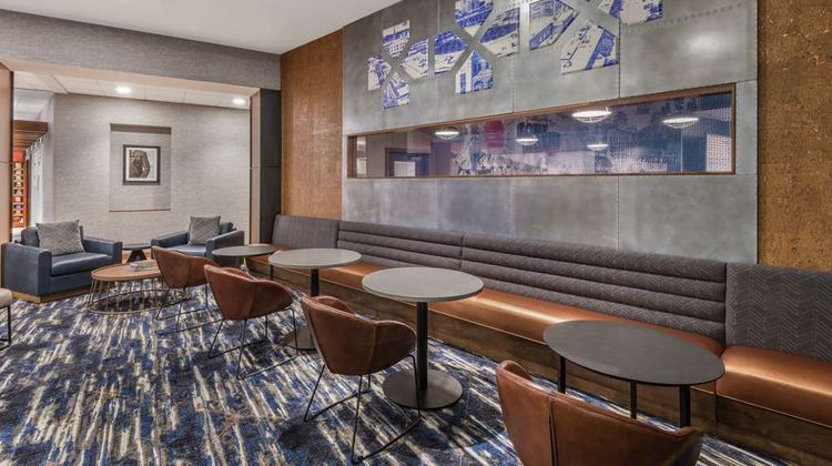 Hampton Inn & Suites Fort Wayne Downtown Lobby