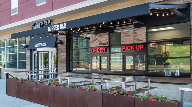 Hampton Inn & Suites Fort Wayne Downtown Restaurant