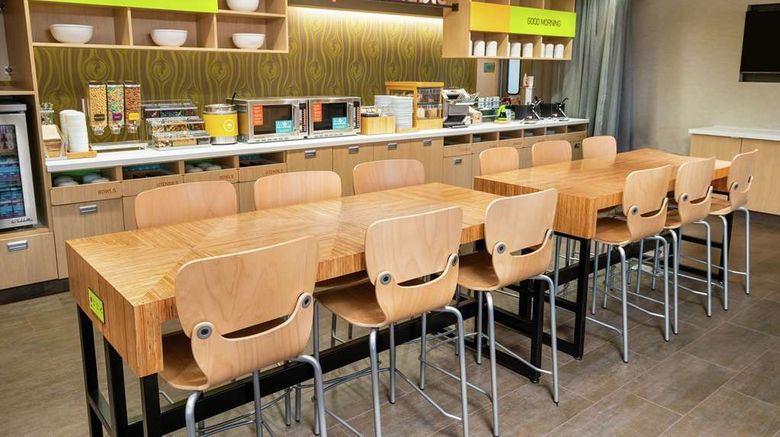 <b>Home2 Suites Roseville/Sacramento Restaurant</b>. Images powered by <a href="https://iceportal.shijigroup.com/" title="IcePortal" target="_blank">IcePortal</a>.