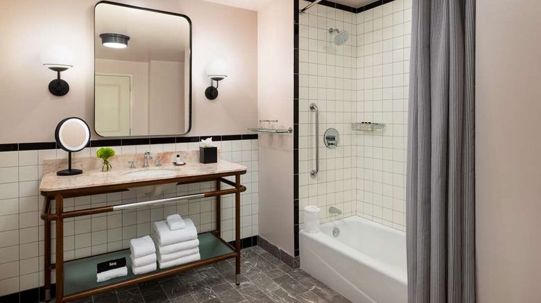 <b>Candler Hotel Atlanta, Curio Collection Room</b>. Images powered by <a href="https://iceportal.shijigroup.com/" title="IcePortal" target="_blank">IcePortal</a>.