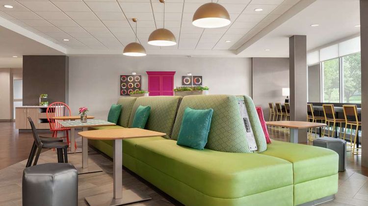 Home2 Suites by Hilton Overland Park Lobby