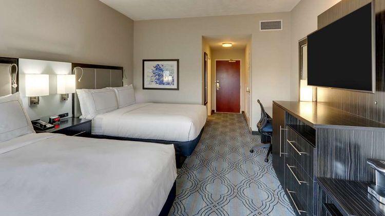 DoubleTree by Hilton St Louis Forest Prk Room