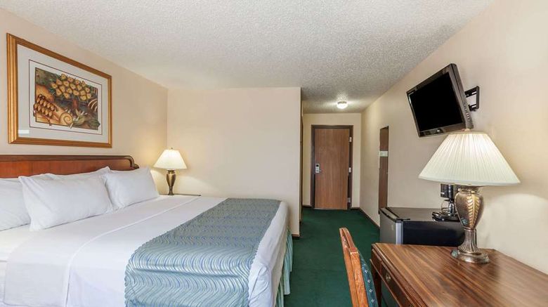 <b>Super 8 Irving DFW Airport/South Room</b>. Images powered by <a href="https://iceportal.shijigroup.com/" title="IcePortal" target="_blank">IcePortal</a>.