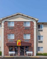 Super 8 Irving DFW Airport/South