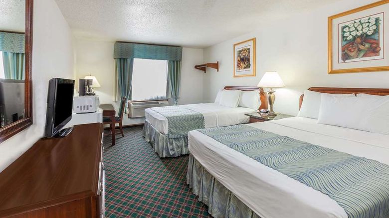 <b>Super 8 Irving DFW Airport/South Room</b>. Images powered by <a href="https://iceportal.shijigroup.com/" title="IcePortal" target="_blank">IcePortal</a>.