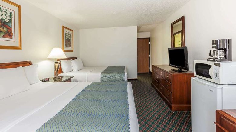 <b>Super 8 Irving DFW Airport/South Room</b>. Images powered by <a href="https://iceportal.shijigroup.com/" title="IcePortal" target="_blank">IcePortal</a>.