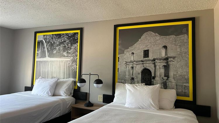 Super 8 Irving DFW Airport/South Room