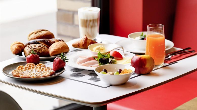 <b>Ibis Regensburg Zentrum Restaurant</b>. Images powered by <a href="https://iceportal.shijigroup.com/" title="IcePortal" target="_blank">IcePortal</a>.