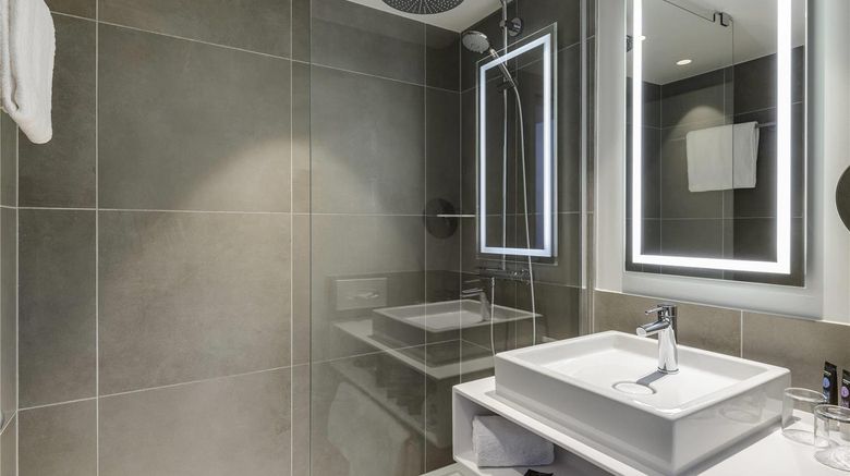 <b>Novotel Regensburg Center Room</b>. Images powered by <a href="https://iceportal.shijigroup.com/" title="IcePortal" target="_blank">IcePortal</a>.