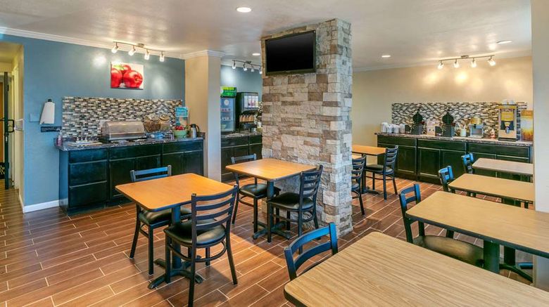 <b>Quality Inn Rawlins Restaurant</b>. Images powered by <a href="https://iceportal.shijigroup.com/" title="IcePortal" target="_blank">IcePortal</a>.