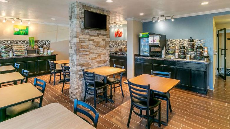 <b>Quality Inn Rawlins Restaurant</b>. Images powered by <a href="https://iceportal.shijigroup.com/" title="IcePortal" target="_blank">IcePortal</a>.