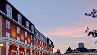 Saratoga Casino & Raceway Hotel