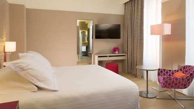 <b>Hotel Oceania Hotel de France Room</b>. Images powered by <a href="https://iceportal.shijigroup.com/" title="IcePortal" target="_blank">IcePortal</a>.