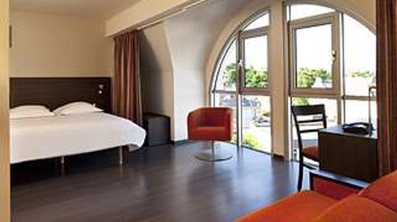 <b>Hotel Escale Oceania Pornichet Lobby</b>. Images powered by <a href="https://iceportal.shijigroup.com/" title="IcePortal" target="_blank">IcePortal</a>.