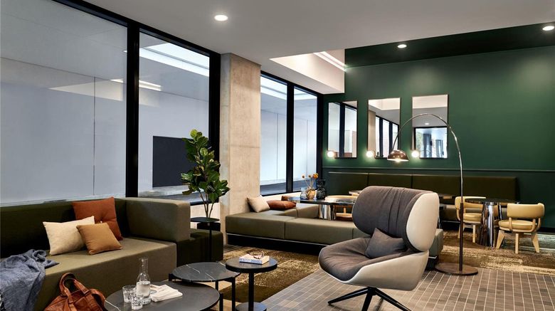 <b>Veriu Green Square Lobby</b>. Images powered by <a href="https://iceportal.shijigroup.com/" title="IcePortal" target="_blank">IcePortal</a>.