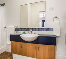 Karratha Central Apartments Room