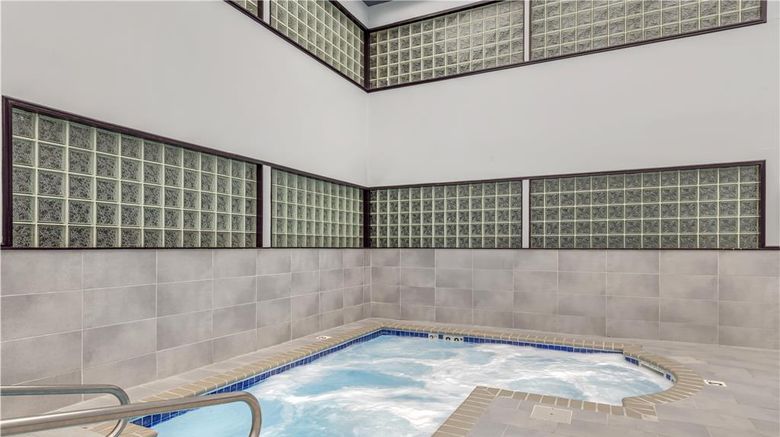 <b>Best Western Mayo Clinic Area/St Mary's Pool</b>. Images powered by <a href="https://iceportal.shijigroup.com/" title="IcePortal" target="_blank">IcePortal</a>.