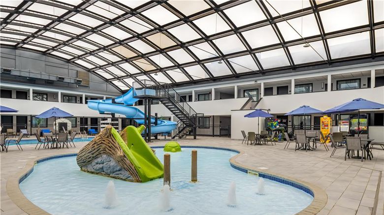 <b>Best Western Mayo Clinic Area/St Mary's Pool</b>. Images powered by <a href="https://iceportal.shijigroup.com/" title="IcePortal" target="_blank">IcePortal</a>.