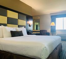 SureStay Plus Hotel Best Western Redding Room