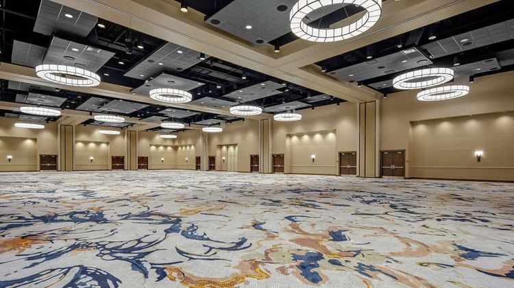 Embassy Suites Red Wolf Convention Ctr Meeting