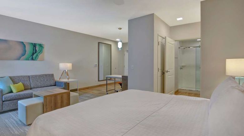 <b>Homewood Suites by Hilton Chula Vista Room</b>. Images powered by <a href="https://iceportal.shijigroup.com/" title="IcePortal" target="_blank">IcePortal</a>.