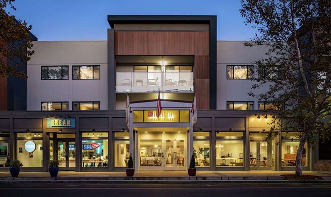 Hilton Garden Inn Davis Downtown Exterior