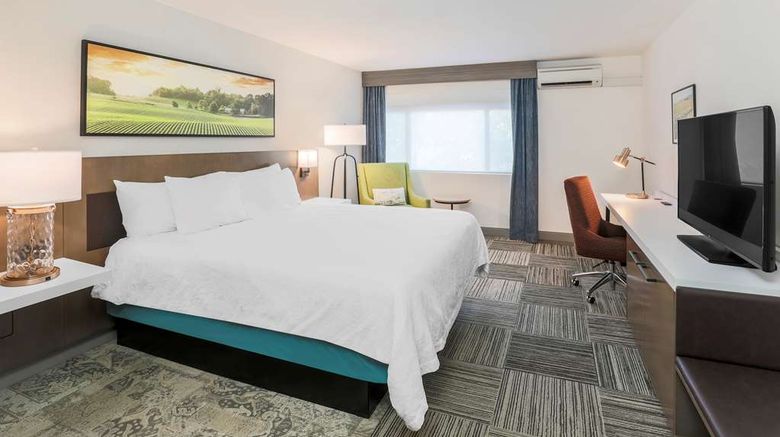 <b>Hilton Garden Inn Davis Downtown Room</b>. Images powered by <a href="https://iceportal.shijigroup.com/" title="IcePortal" target="_blank">IcePortal</a>.