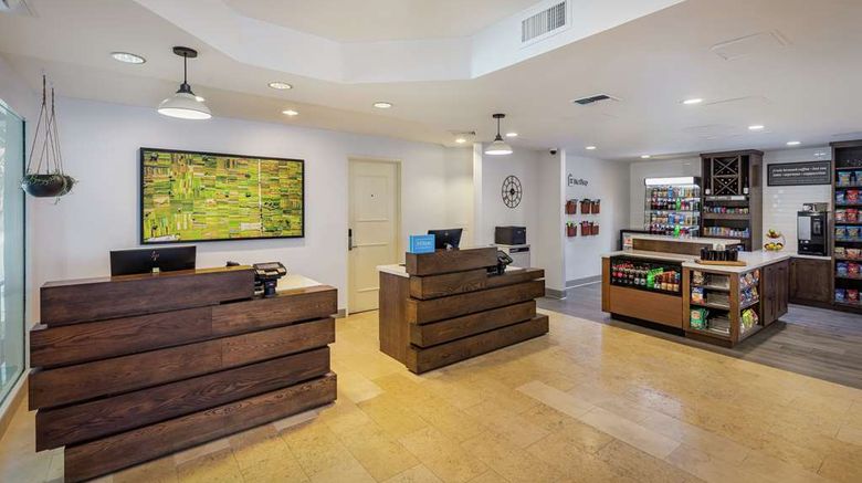 <b>Hilton Garden Inn Davis Downtown Lobby</b>. Images powered by <a href="https://iceportal.shijigroup.com/" title="IcePortal" target="_blank">IcePortal</a>.