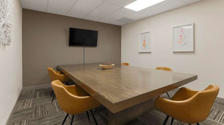 <b>Hilton Garden Inn Davis Downtown Meeting</b>. Images powered by <a href="https://iceportal.shijigroup.com/" title="IcePortal" target="_blank">IcePortal</a>.