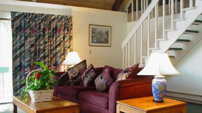 <b>Oyster Bay Inn Lobby</b>. Images powered by <a href="https://iceportal.shijigroup.com/" title="IcePortal" target="_blank">IcePortal</a>.