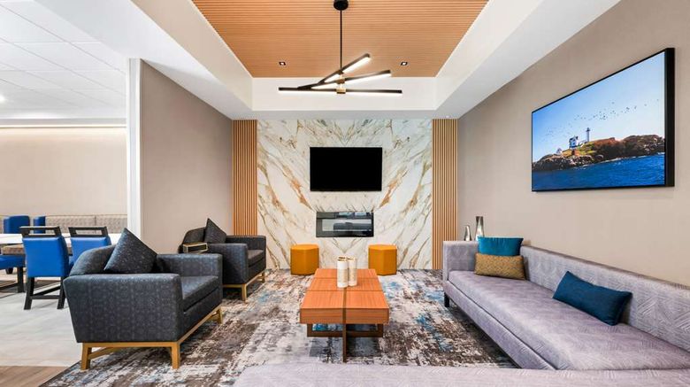 <b>Best Western Niantic Inn Lobby</b>. Images powered by <a href="https://iceportal.shijigroup.com/" title="IcePortal" target="_blank">IcePortal</a>.