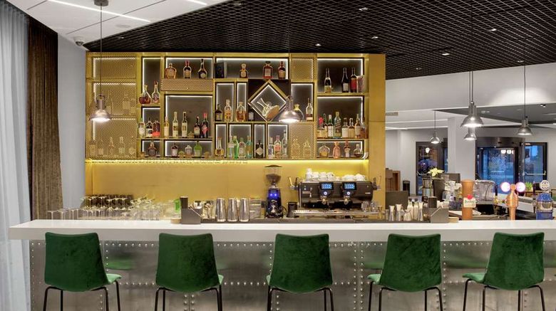 <b>Hilton Garden Inn Bucharest Airport Lobby</b>. Images powered by <a href="https://iceportal.shijigroup.com/" title="IcePortal" target="_blank">IcePortal</a>.