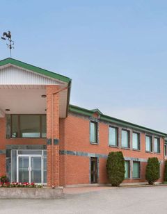 Travelodge by Wyndham Rigaud