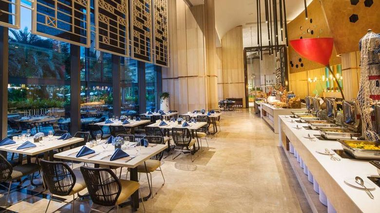 <b>Ramada Plaza by Wyndham Sanya Bay Restaurant</b>. Images powered by <a href="https://iceportal.shijigroup.com/" title="IcePortal" target="_blank">IcePortal</a>.