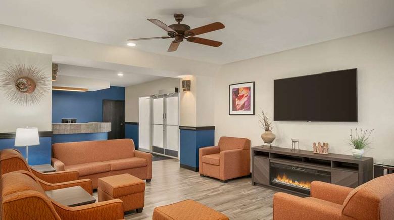 <b>Baymont by Wyndham Casa Grande Lobby</b>. Images powered by <a href="https://iceportal.shijigroup.com/" title="IcePortal" target="_blank">IcePortal</a>.