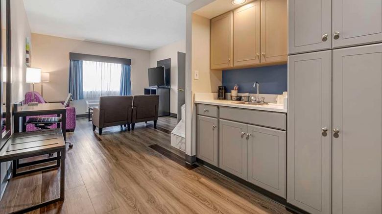 <b>Best Western Louisville Airport Expo Room</b>. Images powered by <a href="https://iceportal.shijigroup.com/" title="IcePortal" target="_blank">IcePortal</a>.