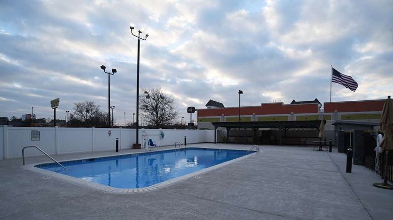 <b>Best Western Huntsville Pool</b>. Images powered by <a href="https://iceportal.shijigroup.com/" title="IcePortal" target="_blank">IcePortal</a>.