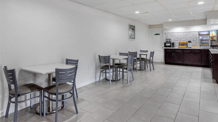 Suburban Studios at the University Restaurant
