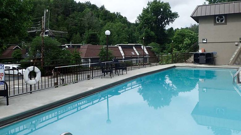 <b>Clarion Pointe Pool</b>. Images powered by <a href="https://iceportal.shijigroup.com/" title="IcePortal" target="_blank">IcePortal</a>.