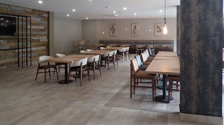 Clarion Pointe Restaurant